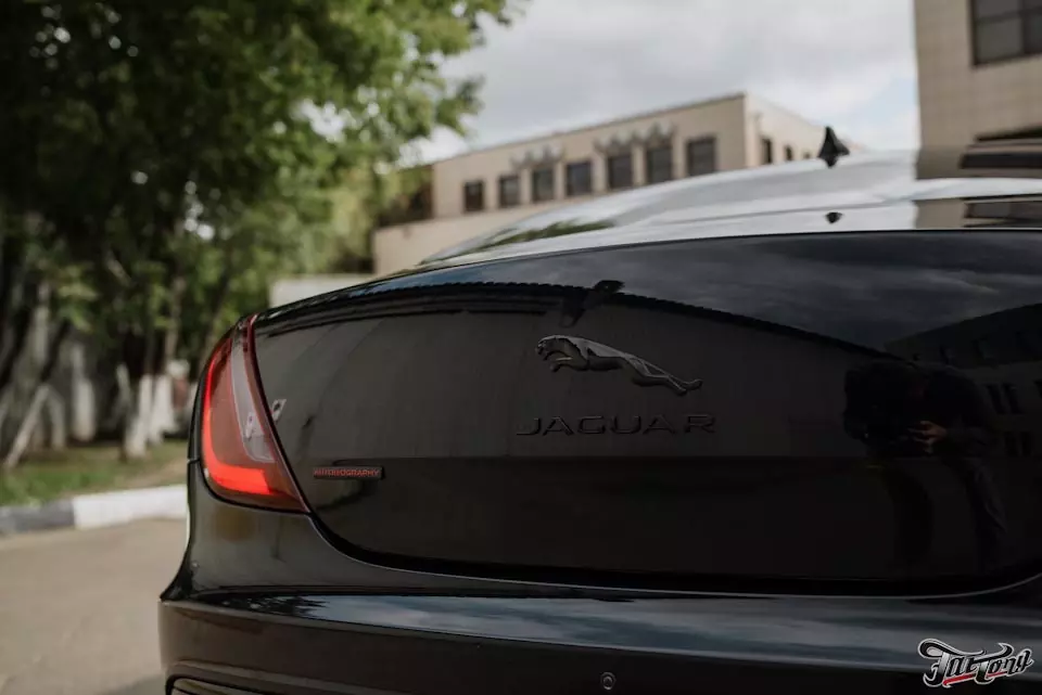Jaguar XJL. Полный антихром кузова!